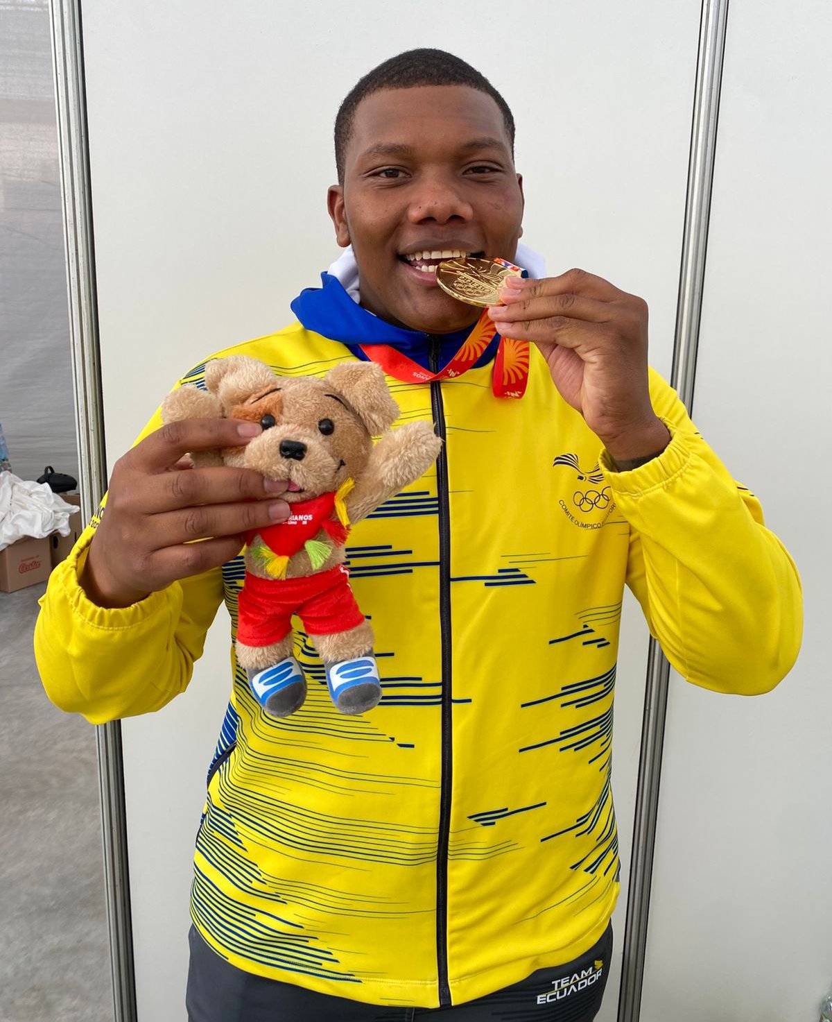 WhatsApp Image 2025-12-04 at 15.21.06